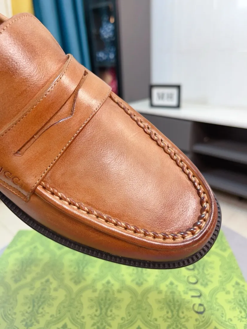 Men's shoes 💰500🌹🌹[GUCCI Gucci] A new style of formal men's leather shoes is coming ~ The original quality upper is made of Italian cowhide➕The leather is soft and delicate, comfortable and soft. The top layer of genuine leather, rubber wear-resistant outsole, the shoe shape is dignified and domineering, and the luxury charm is not concealed! The natural and free nouveau riche leads the trend. Code number: 38-44